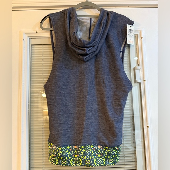 Maaji Sleeveless Swim Wear Hoodie Cover Up Tank Top Size M NWT - Picture 2 of 12